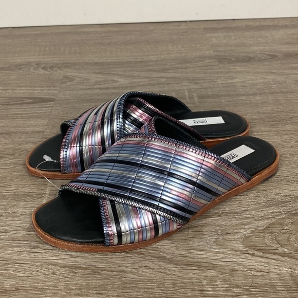 Miista metallic criss cross sandals - Picture 3 of 6